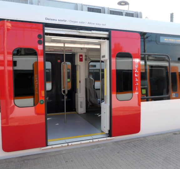 00Gb Sliding door for regional train
